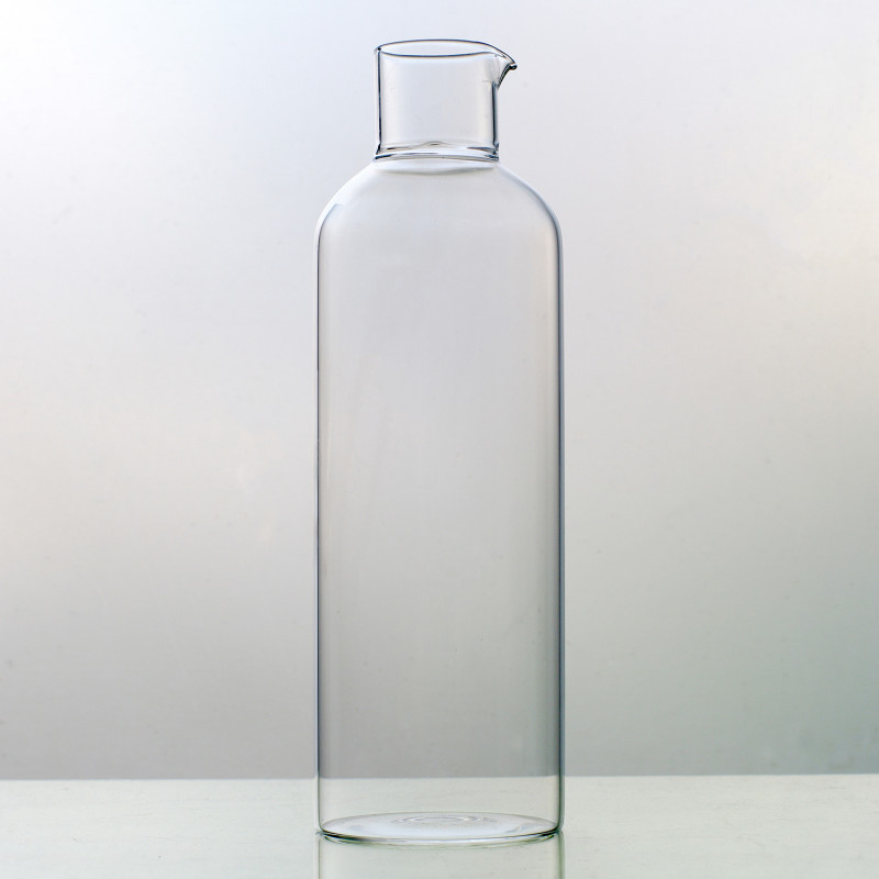 Carafe à eau et jus avec bec verseur
